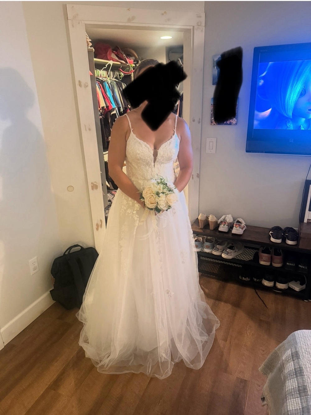 David's Bridal White Lace A-Line Wedding Gown with Spaghetti Straps